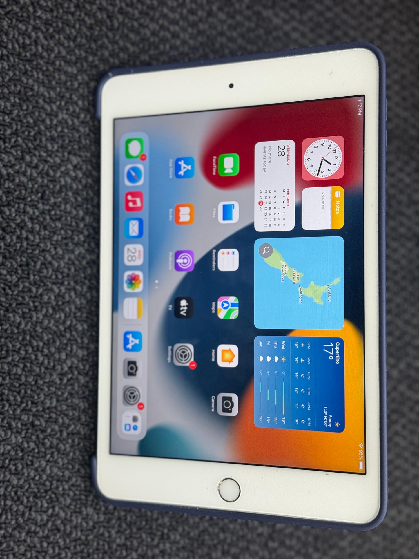 As New Apple iPad Air 5th Gen 64GB Apple warranty AppleCare+ expires on 6th May 2025