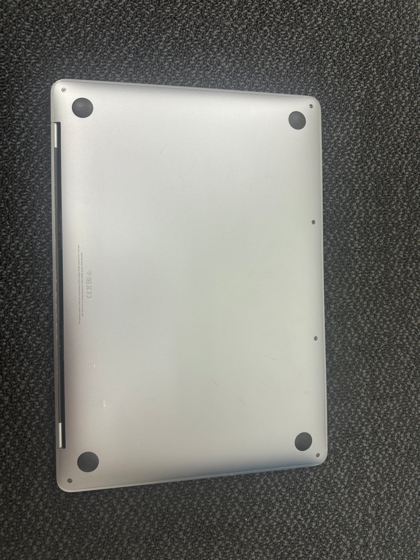 Immaculate MacBook Pro 13-inch 2019 16GB 256GB touch bar battery count 406