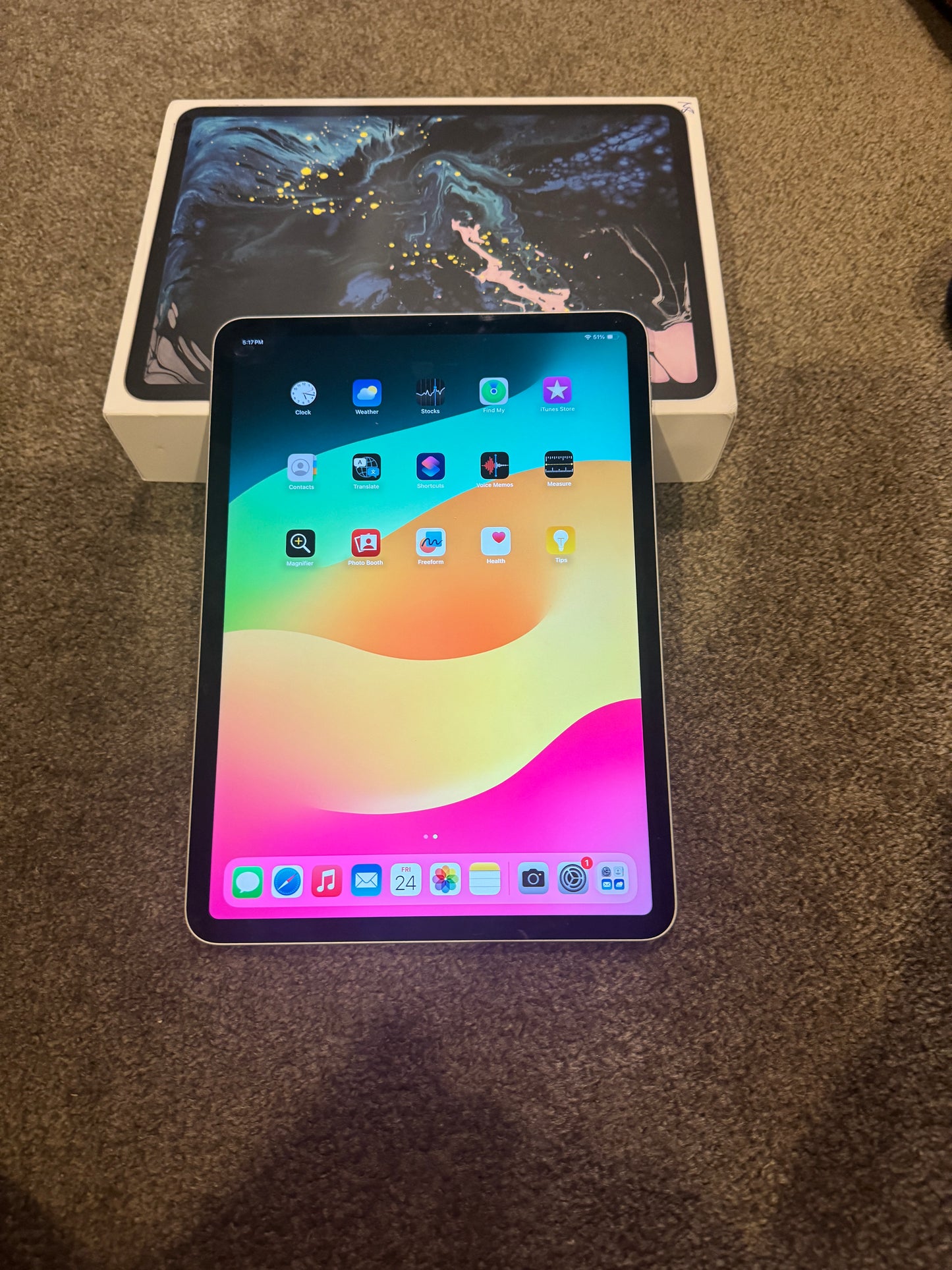 Very tidy Apple iPad Pro 11" 256GB IOS17 battery health 81%