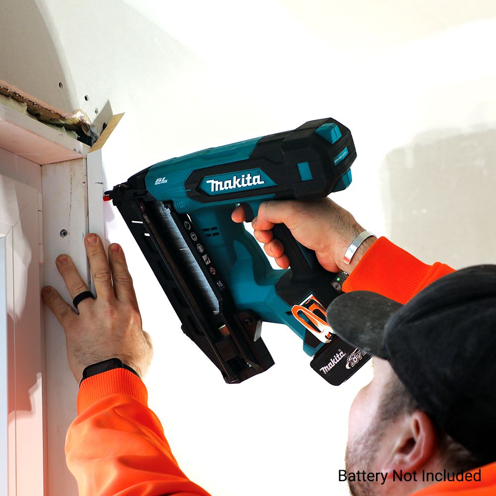 Makita DBN610Z 18V LXT Li-ion Cordless 16 Gauge Angled Finishing Nailer - Skin Only