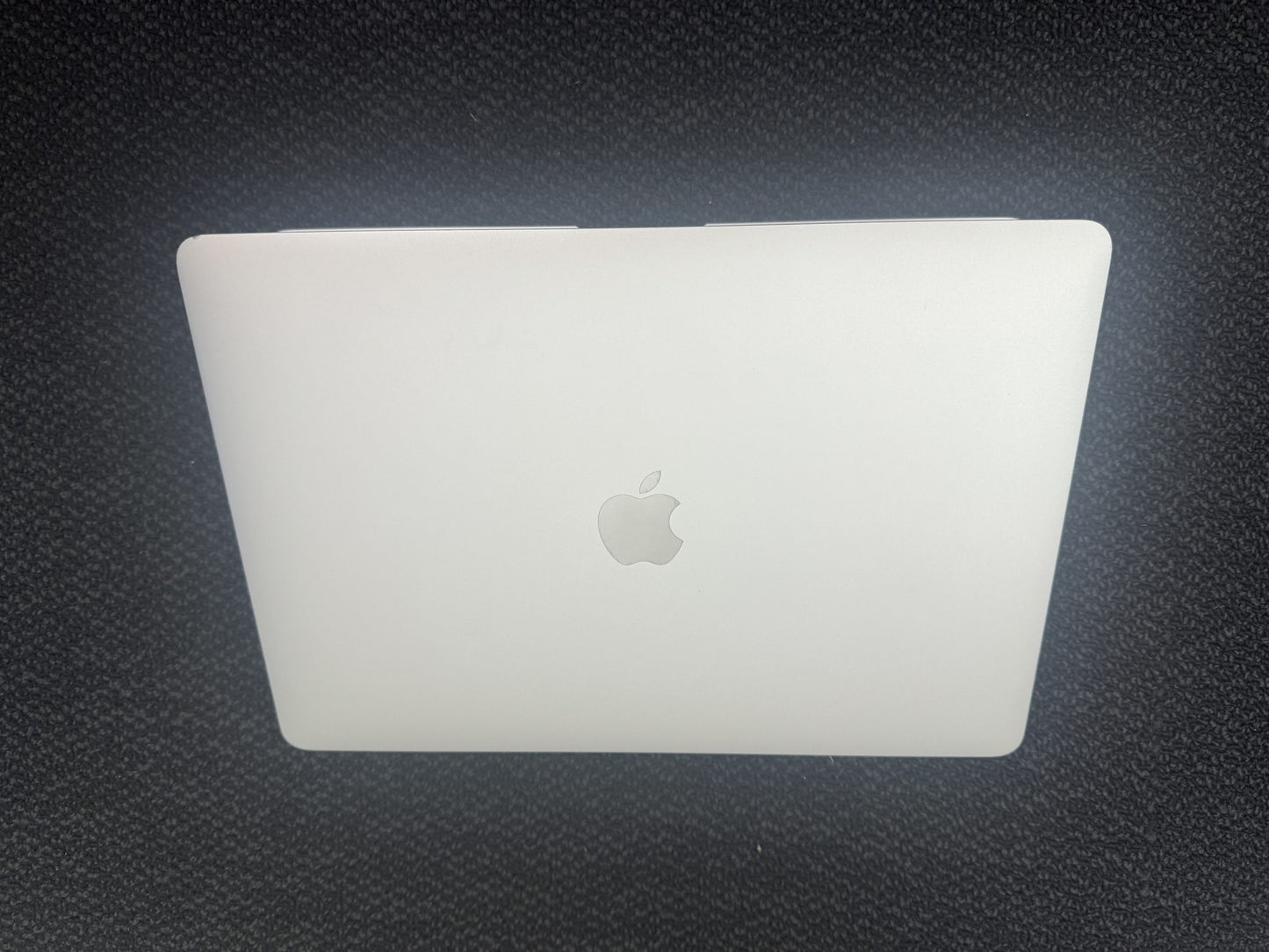 Excellent Apple MacBook Air 13’‘ M1 2020 8GB 256GB Battery Count 370