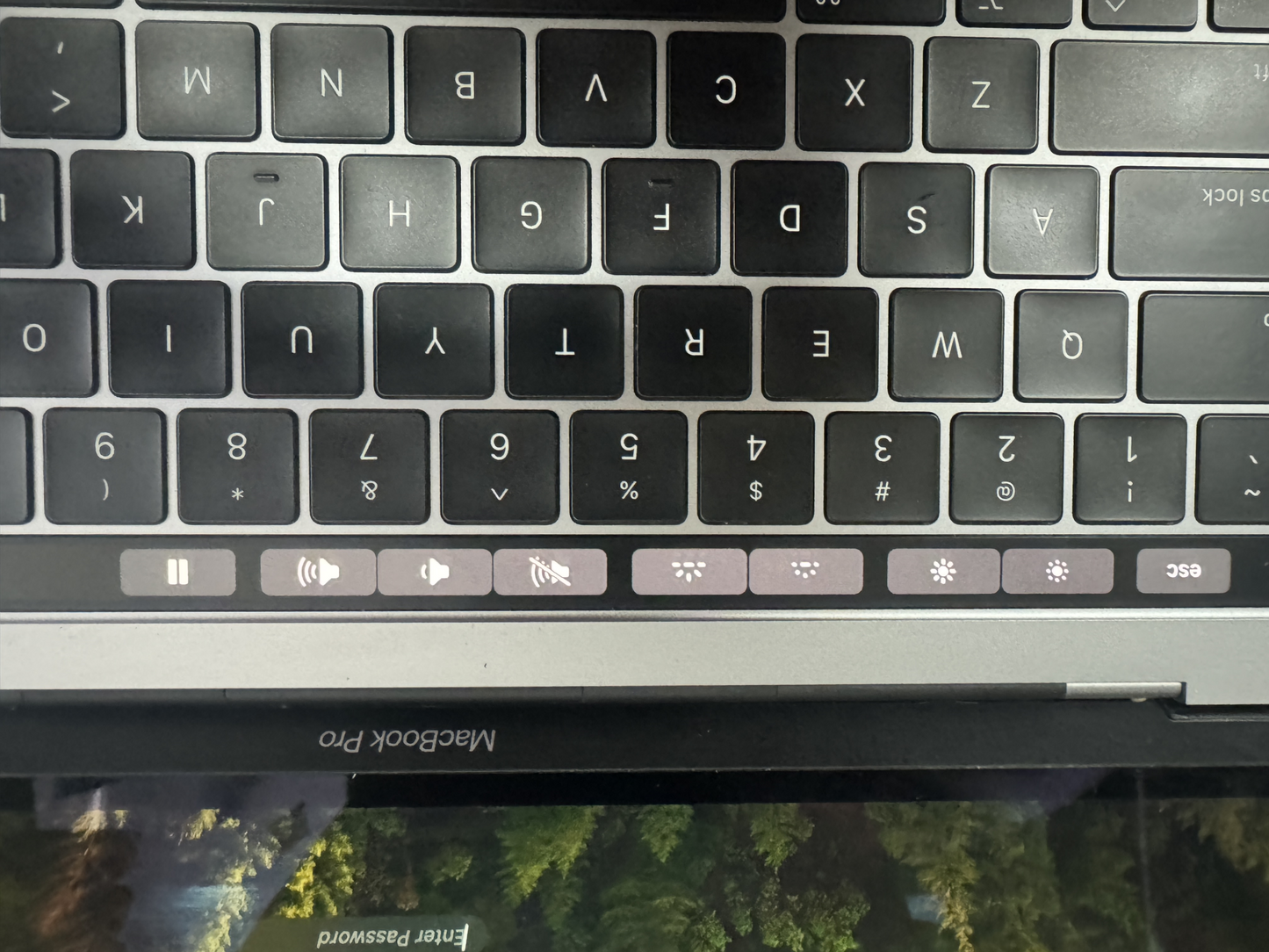 Very tidy Apple MacBook Pro 13'' 2019 "Core i5" 8GB 128GB Touch Bar