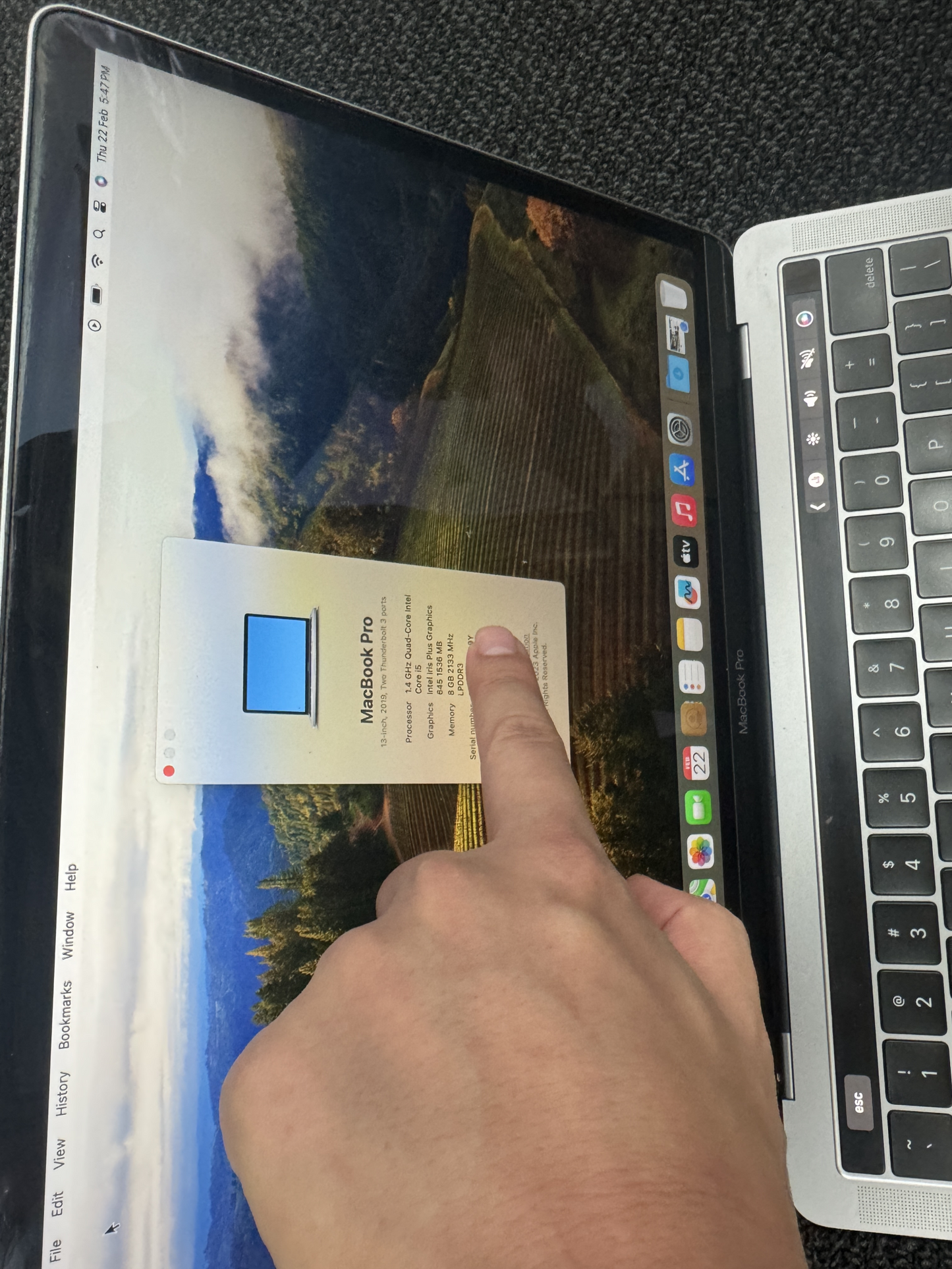 Very tidy Apple MacBook Pro 13'' 2019 "Core i5" 8GB 128GB Touch Bar