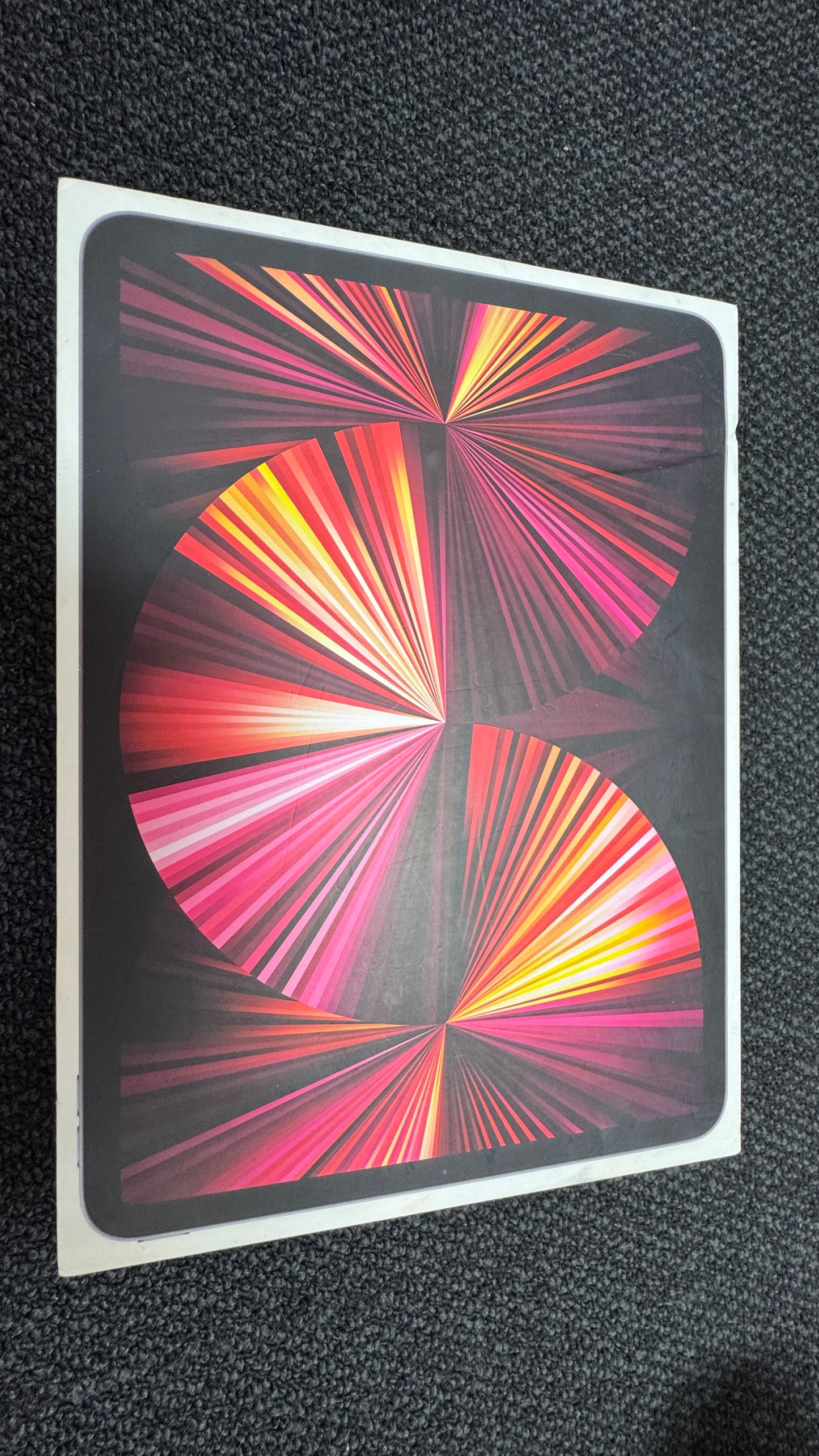 Excellent Apple iPad Pro 11" (WiFi + 5G  3rd Gen) M1 2021 128GB battery health 96%