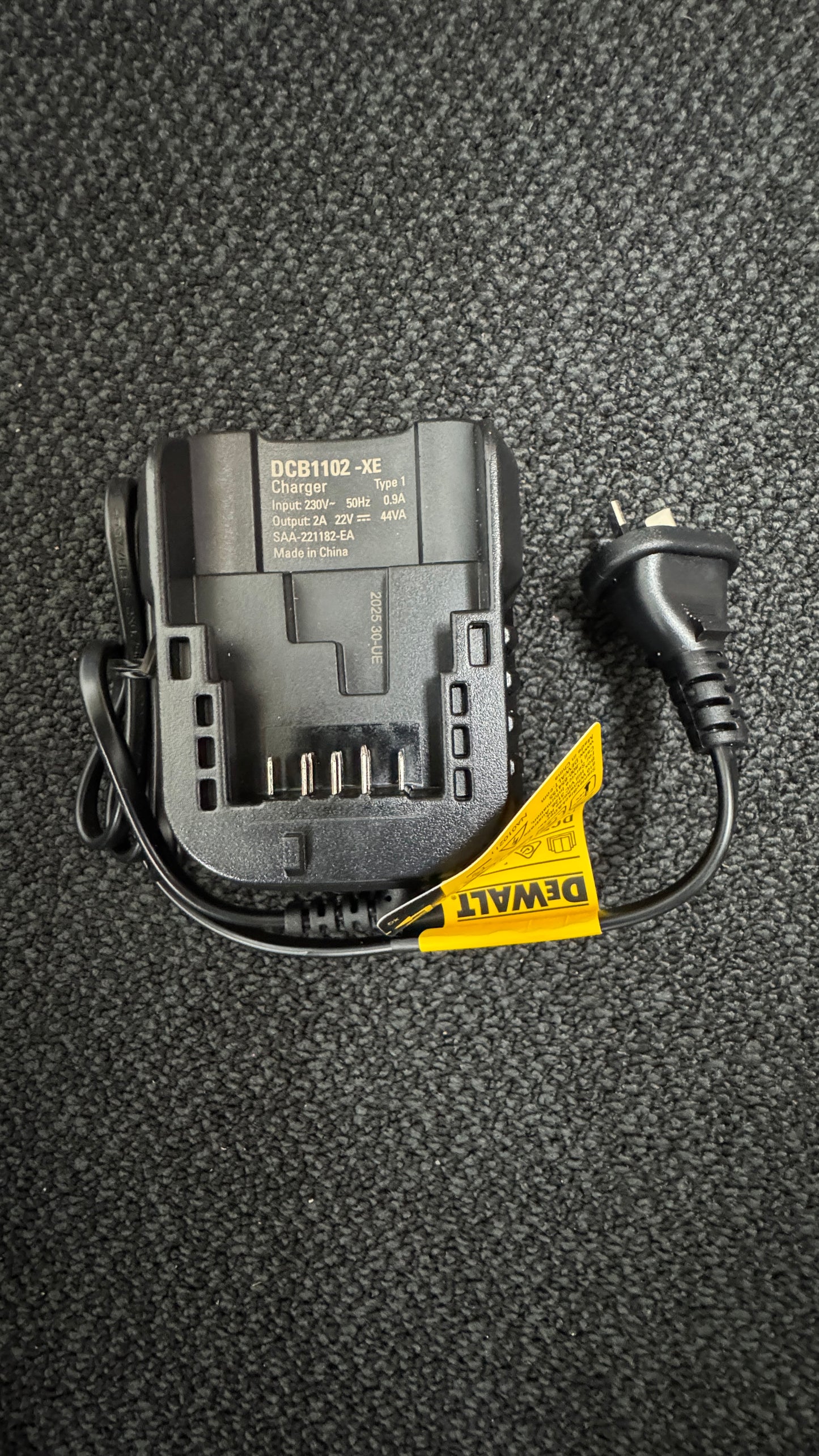 Dewalt DCB1102-XE 12V-18V Multi-Voltage Battery Charger