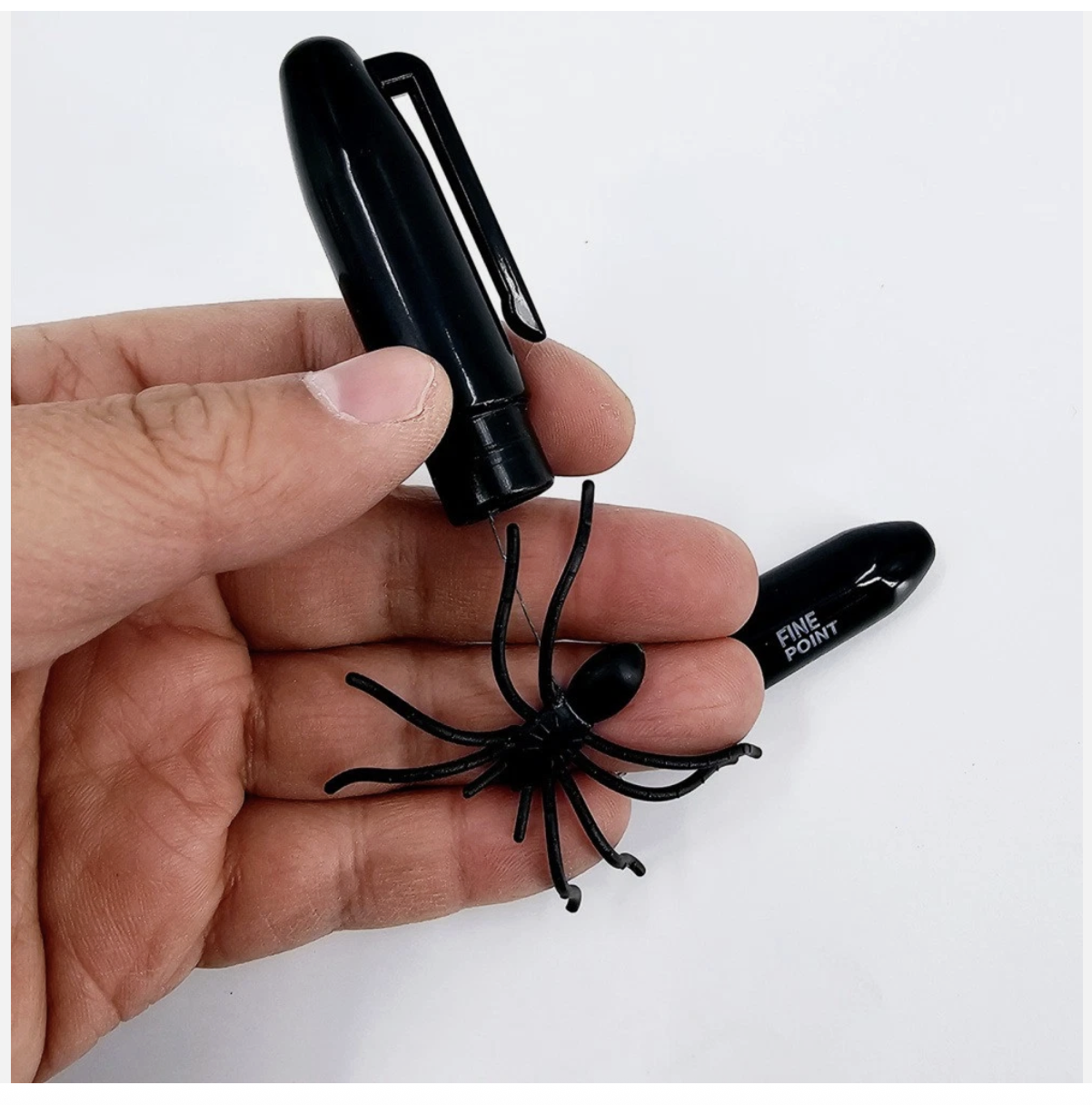 Scary Prank Tricks Spider Pen with 3D Jumping Spider Model for Party Fun