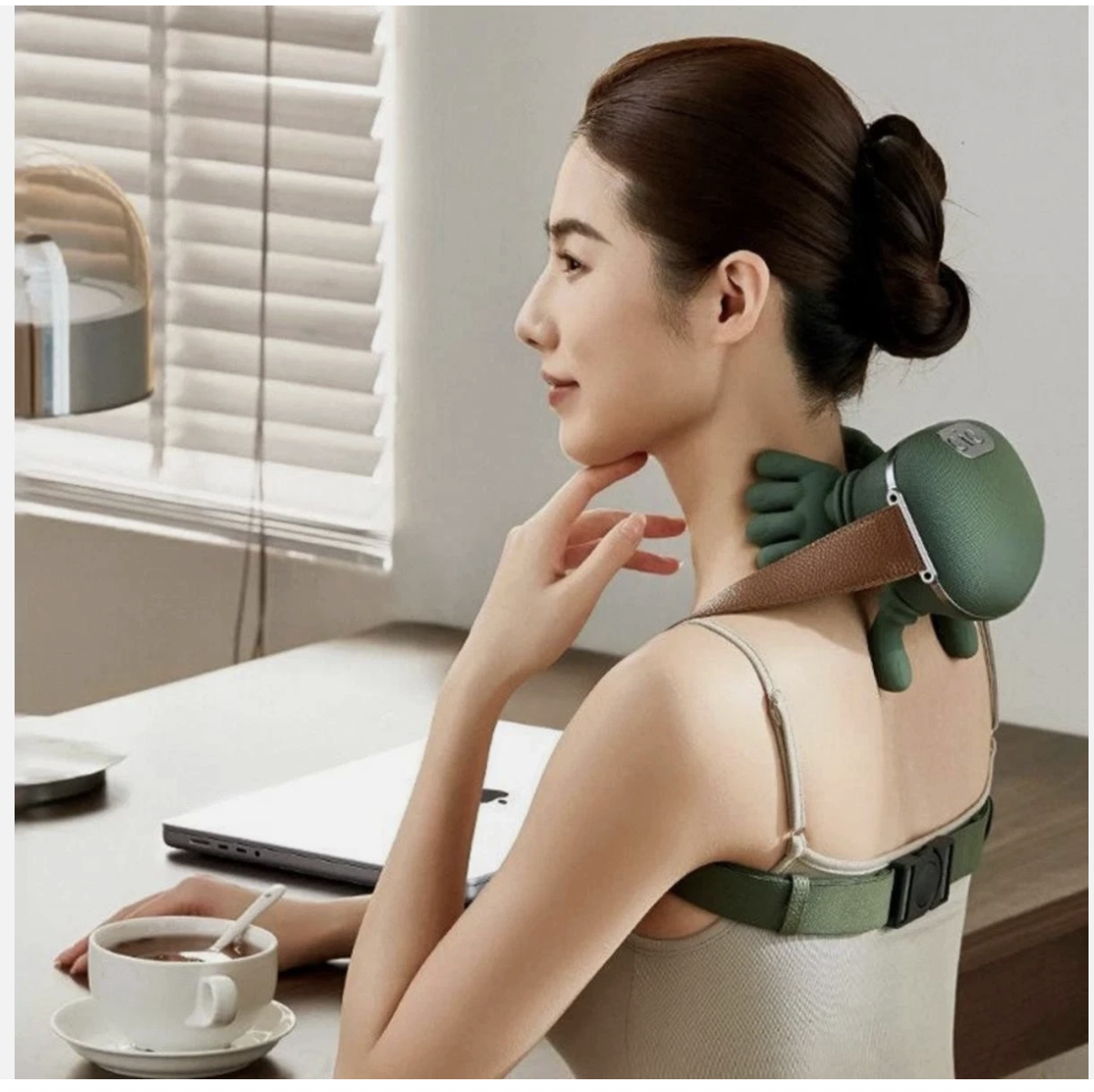 Neck Shoulder Massager, Electric Heated Kneading Back Massager Pain Relief